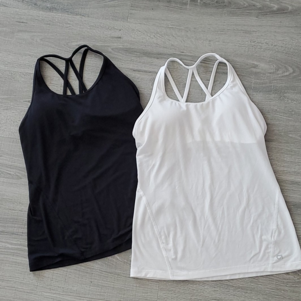 GAP Fit Breathe Strappy Shelf Tank Top